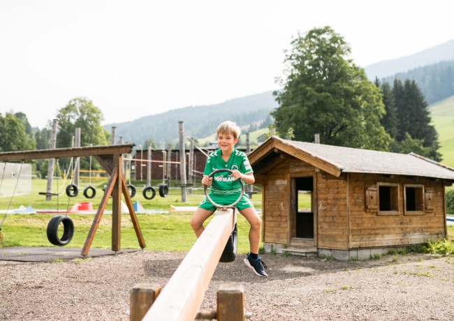 Spielplatz mit Wippe